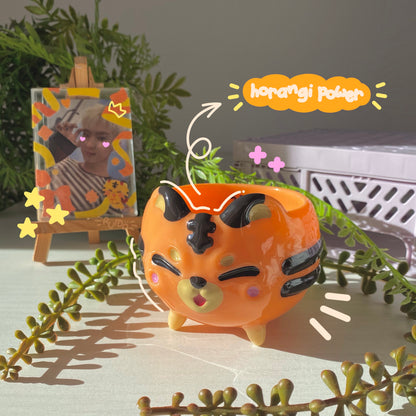 Hoshi-Inspired Tiger Pot